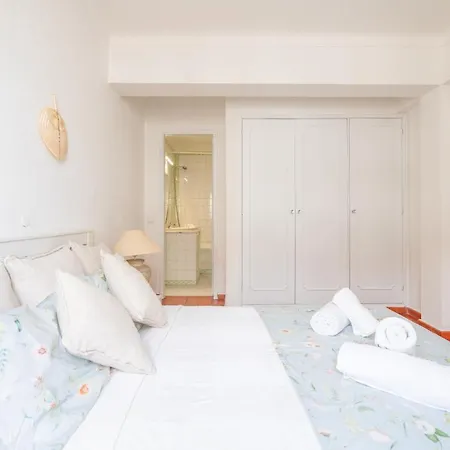 Oura Boho Decor- 2 Bed 2 Bath With Pool And Balcony - 800m Beach Apartment