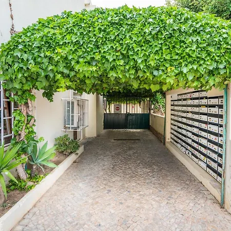 Oura Boho Decor- 2 Bed 2 Bath With Pool And Balcony - 800m Beach Apartment *